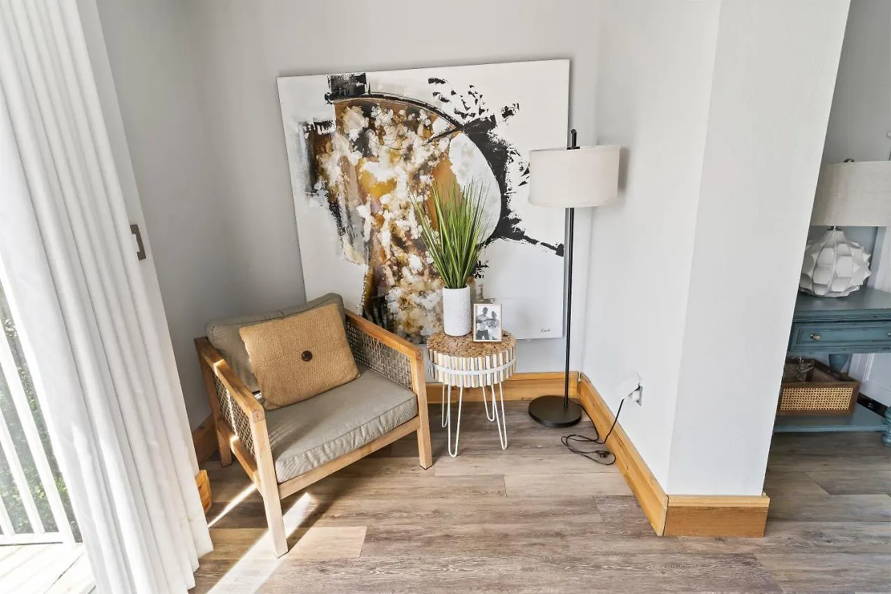 Mariners Perfect For Two Families, In-laws Quarters *
