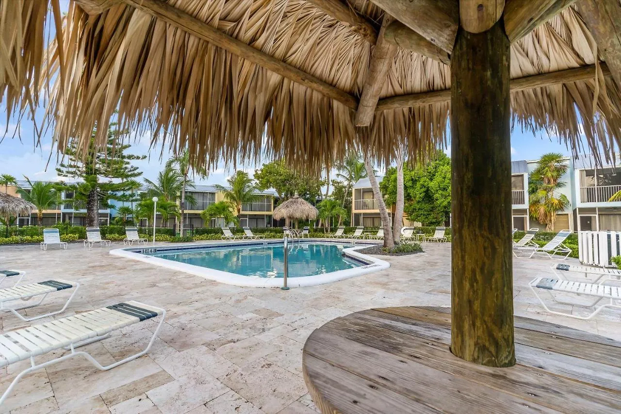 Voted Key Largo's #1 Destination, Pool, Marina, Kayaks, Tennis, Pickle Ball Apartment