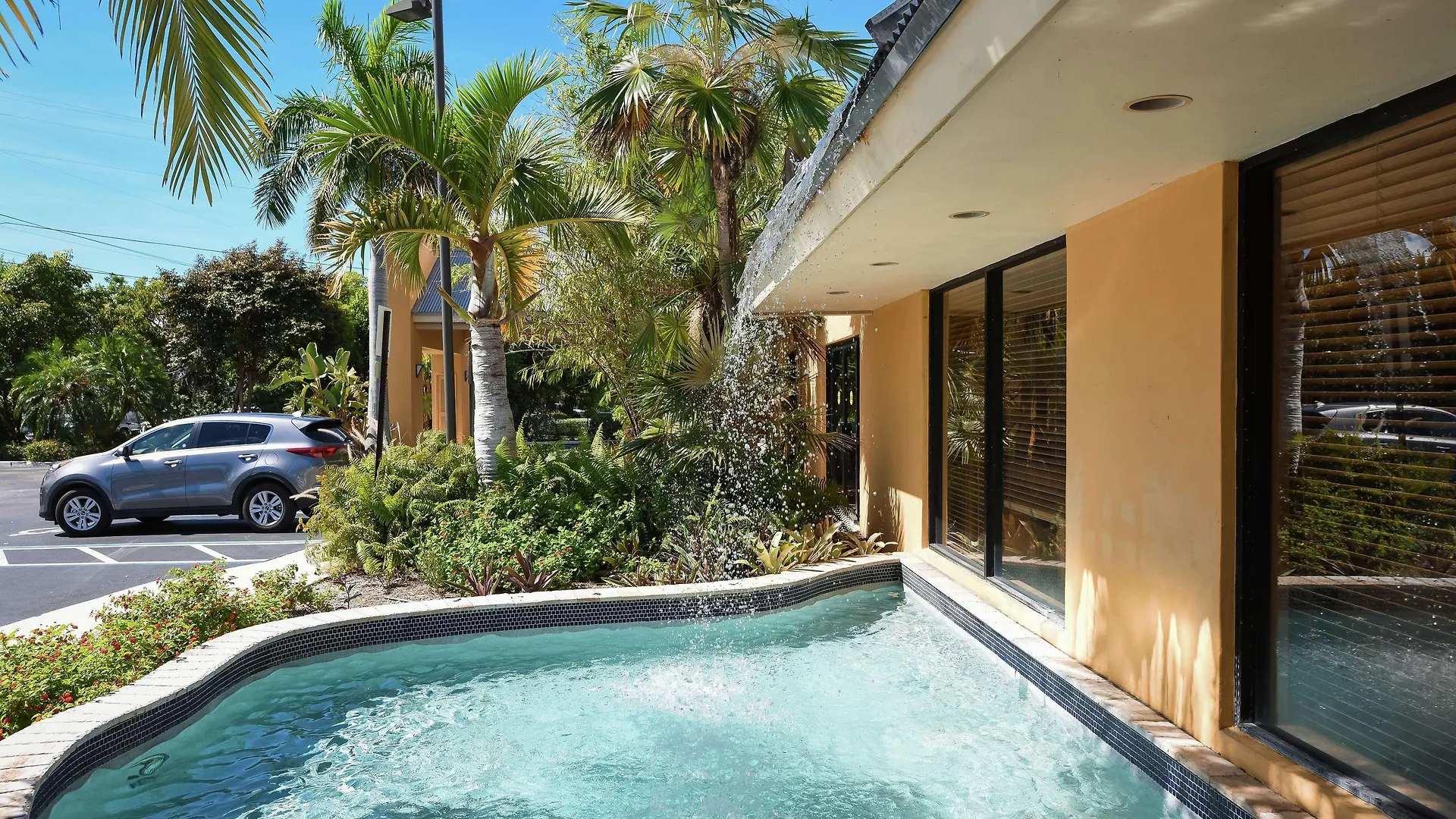 Hampton Hotel