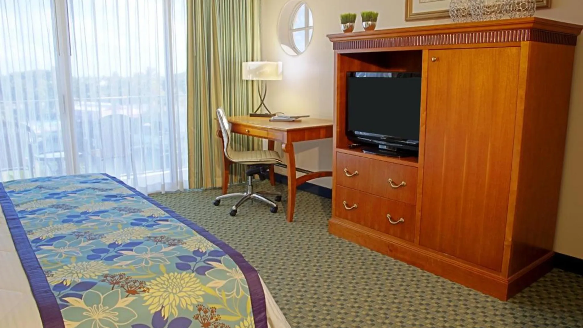 Courtyard By Marriott