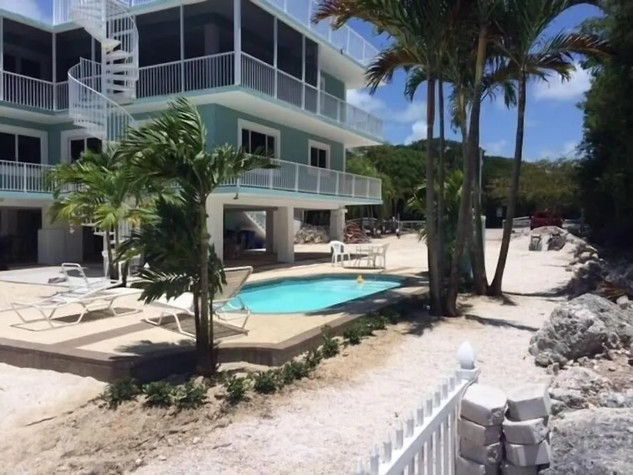 Holiday home Casa Bahiamar Stunning - 28 Day Minimum, Pool And Dock Key Largo
