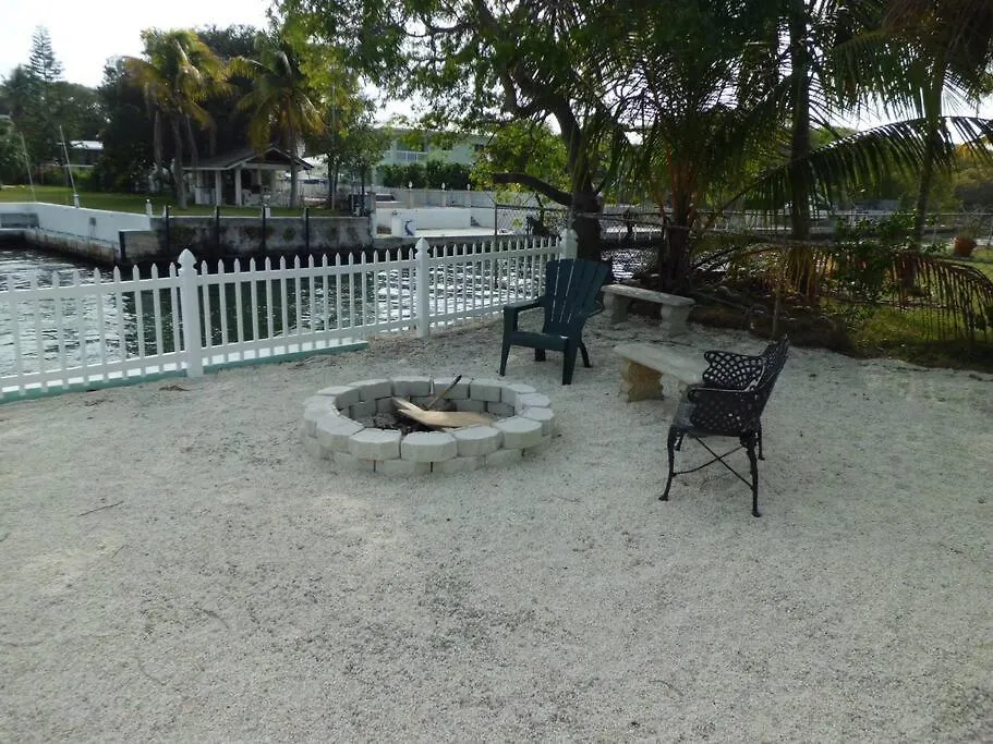 Casa Bahiamar Stunning - 28 Day Minimum, Pool And Dock * Key Largo