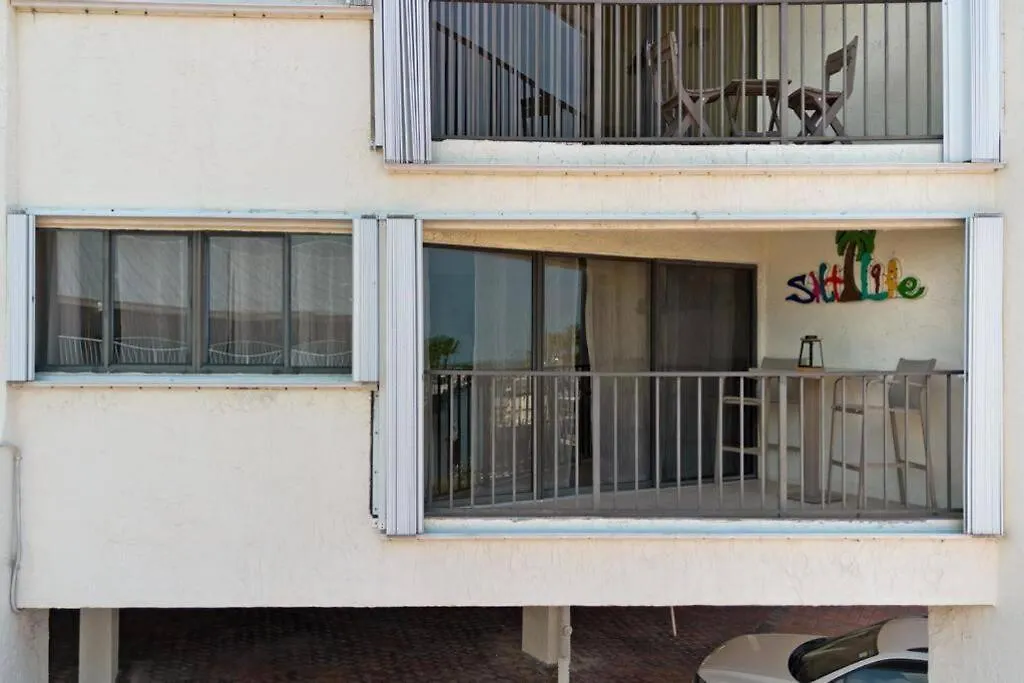 Holiday home Overlooking Marina/ocean View & Free Golf Cart *