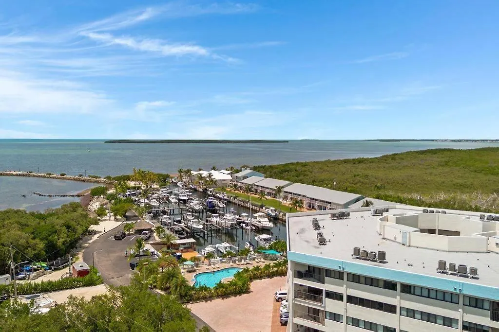 Overlooking Marina/ocean View & Free Golf Cart Holiday home Key Largo