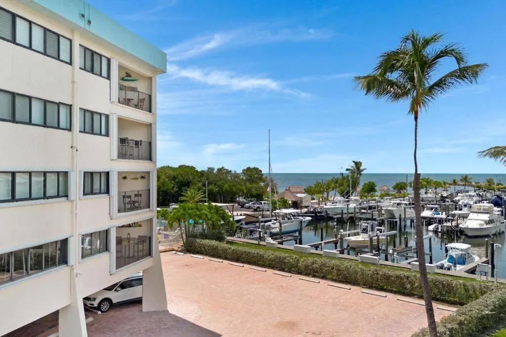 Overlooking Marina/ocean View & Free Golf Cart * Key Largo