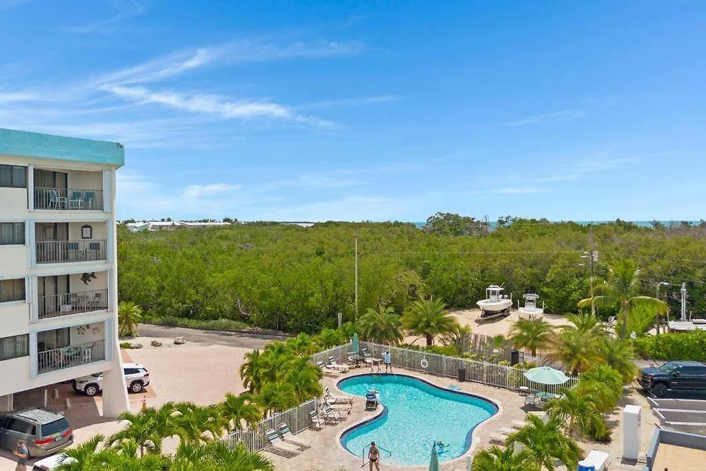 Overlooking Marina/ocean View & Free Golf Cart Holiday home