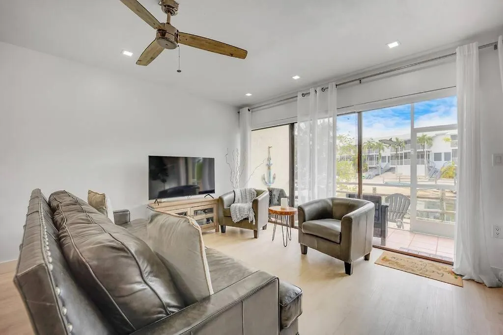 Holiday home Overlooking Saltwater Lagoon Free Golf Cart-kayaks *