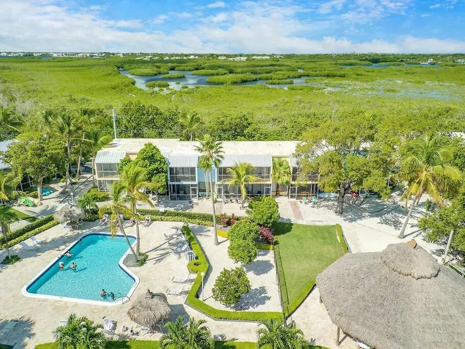Overlooking Saltwater Lagoon Free Golf Cart-kayaks Holiday home Key Largo