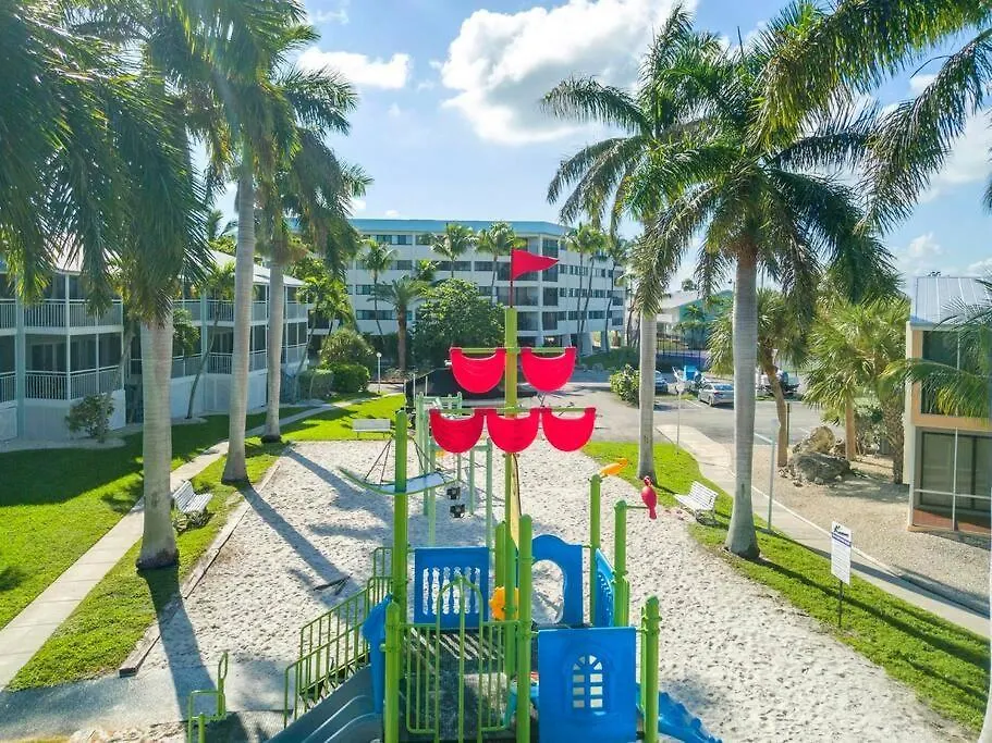 Overlooking Saltwater Lagoon Free Golf Cart-kayaks *