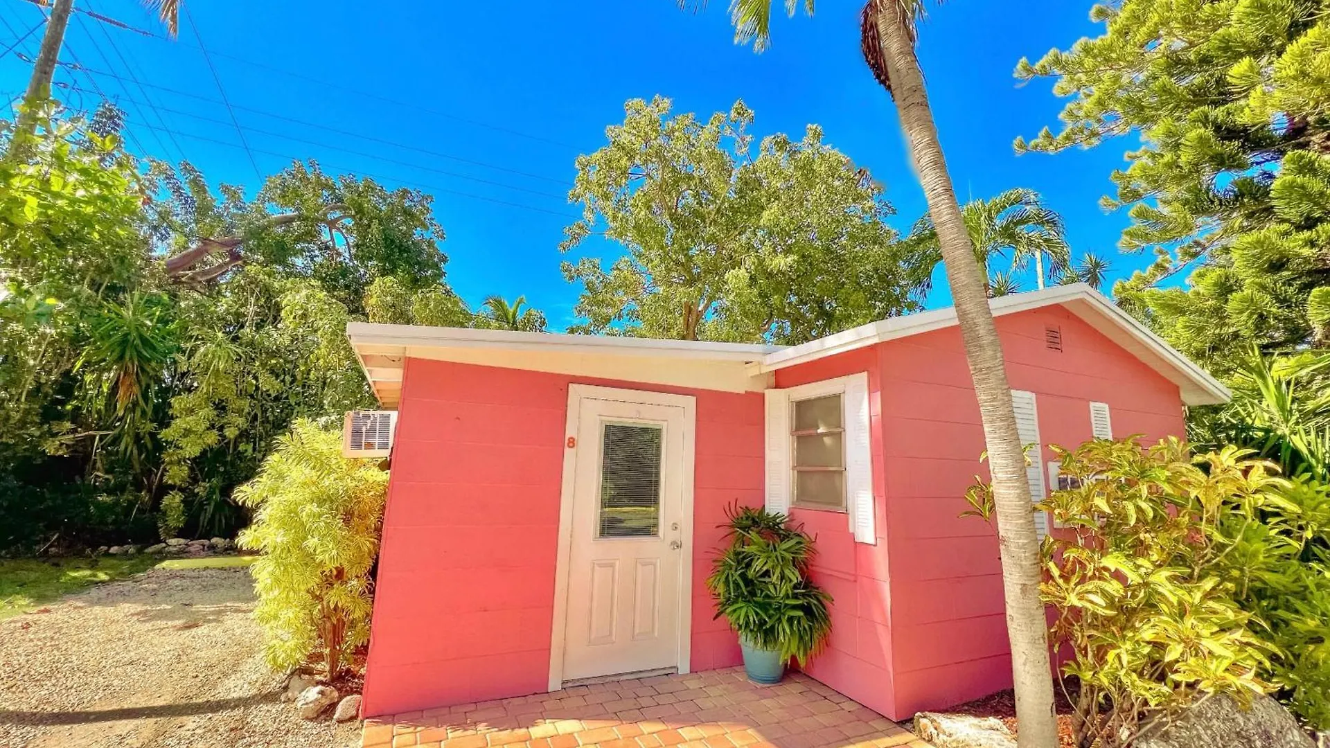 Sunset Cove Motel 2*