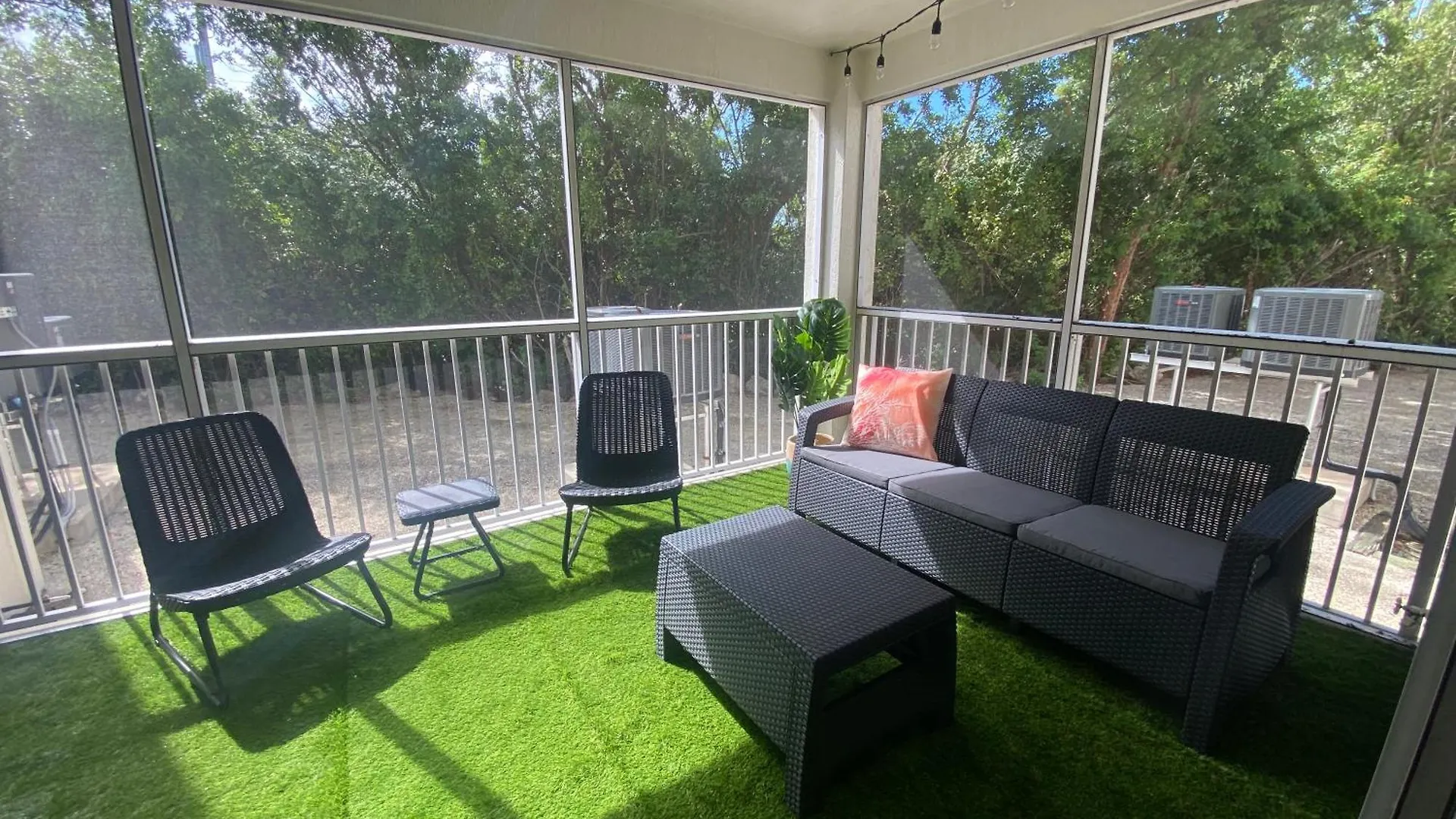 Holiday home Vacay Vibes-2 Pools, Pickleball, Coffee Bar, 2 Jacuzzis, Food Truck *