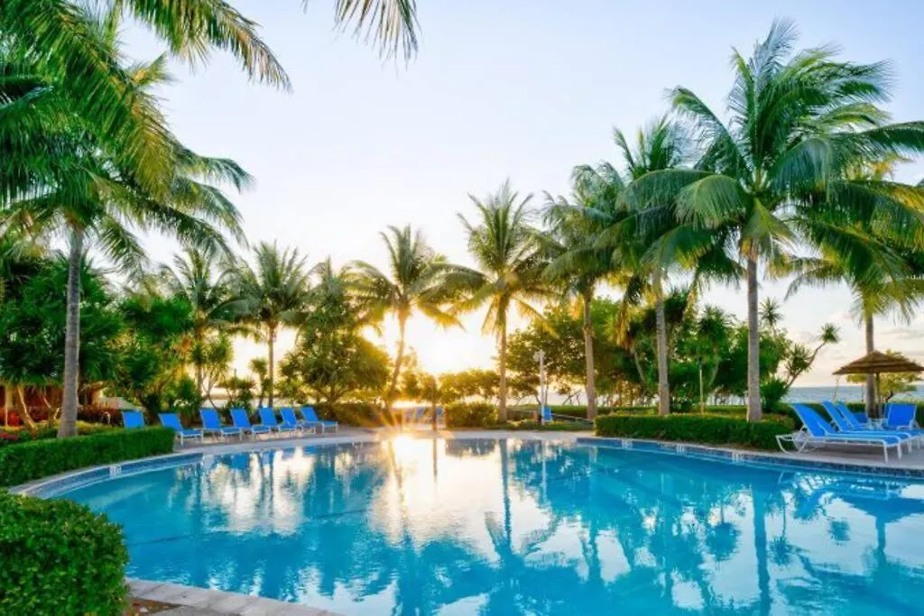 Vacay Vibes-2 Pools, Pickleball, Coffee Bar, 2 Jacuzzis, Food Truck