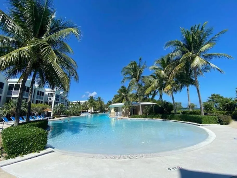 Vacay Vibes-2 Pools, Pickleball, Coffee Bar, 2 Jacuzzis, Food Truck Key Largo