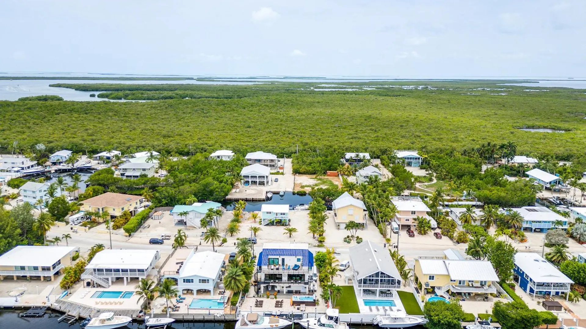 Holiday home Waterfront Oasis With Boat Dock And Swim