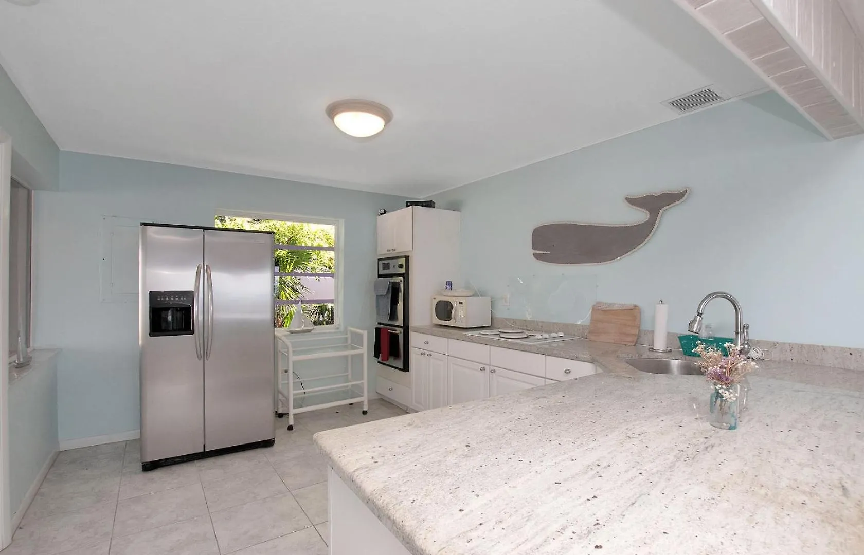 Bayfront Townhouse Located In The Lush Tropical Setting Of Rock Harbor Club, Apartment *