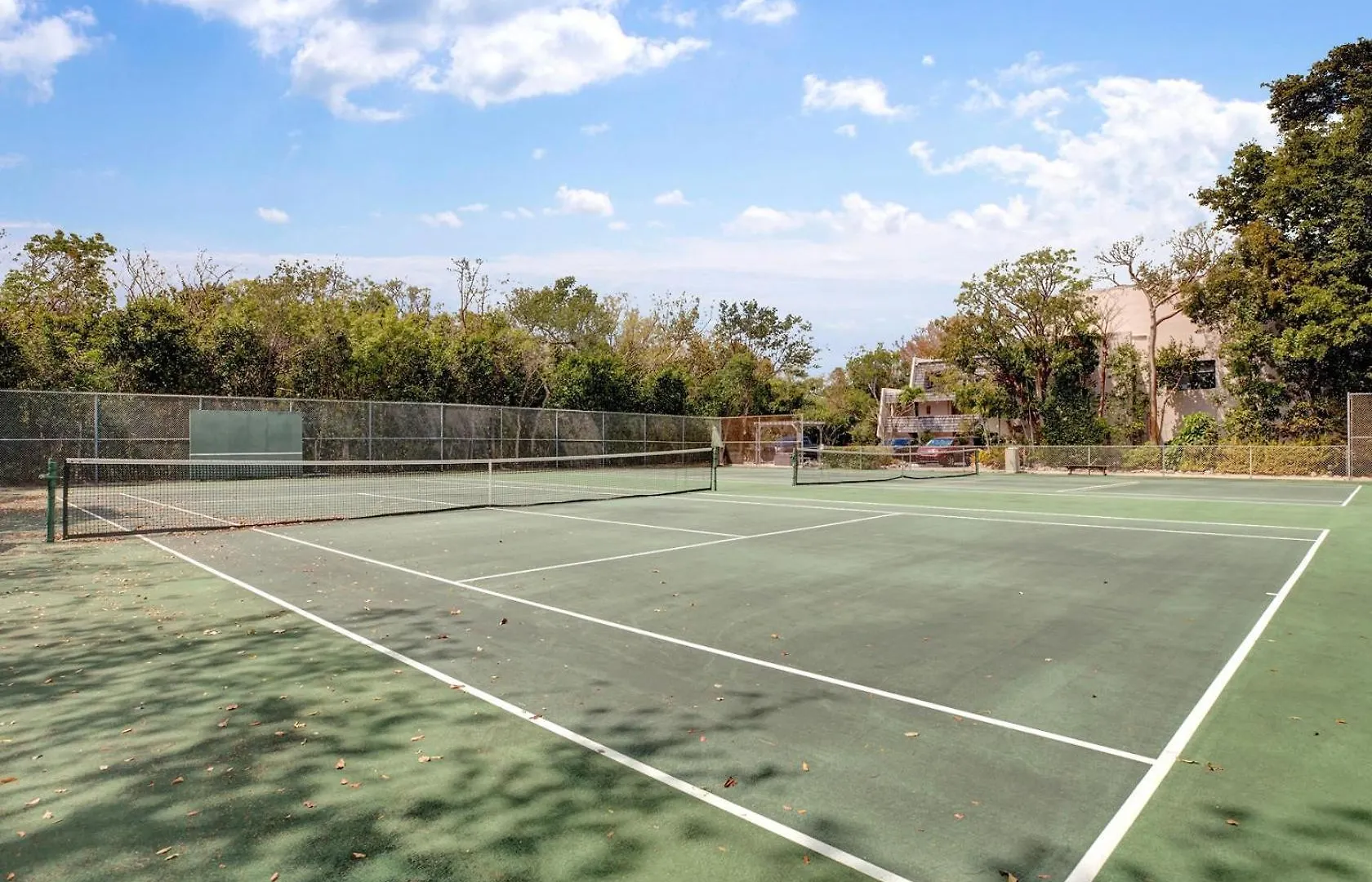 Bayfront Townhouse Located In The Lush Tropical Setting Of Rock Harbor Club, Apartment *