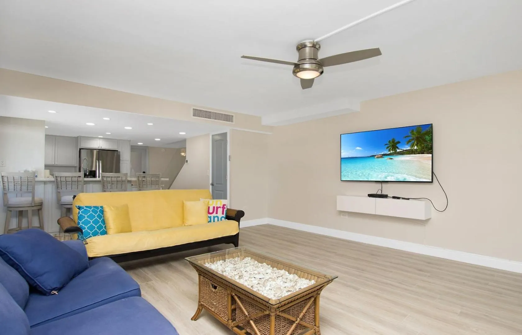 Bayfront Townhouse Located In The Lush Tropical Setting Of Rock Harbor Club,