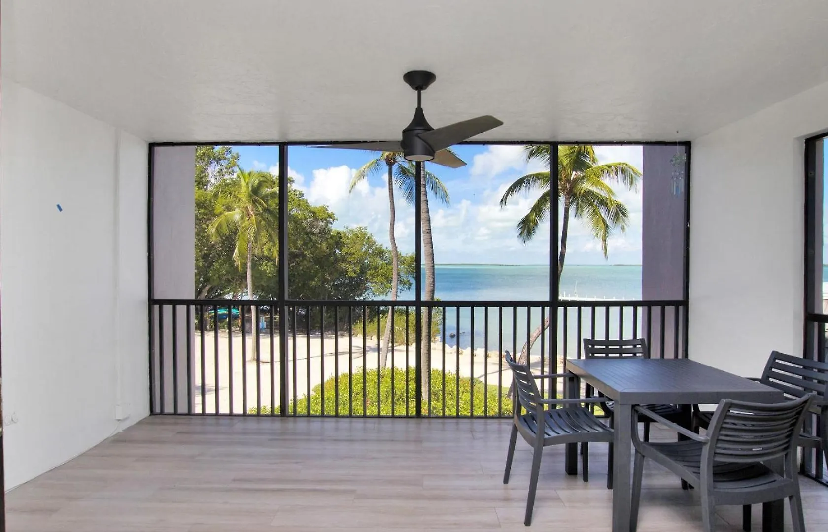 Bayfront Townhouse Located In The Lush Tropical Setting Of Rock Harbor Club, Apartment Key Largo