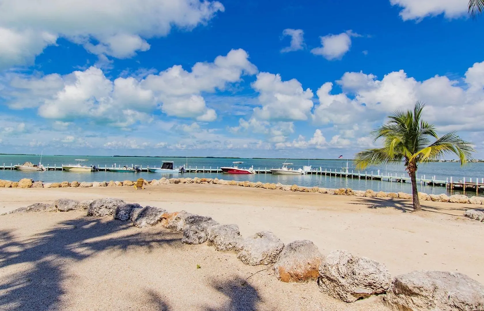 Apartment Bayfront Townhouse Located In The Lush Tropical Setting Of Rock Harbor Club, Key Largo