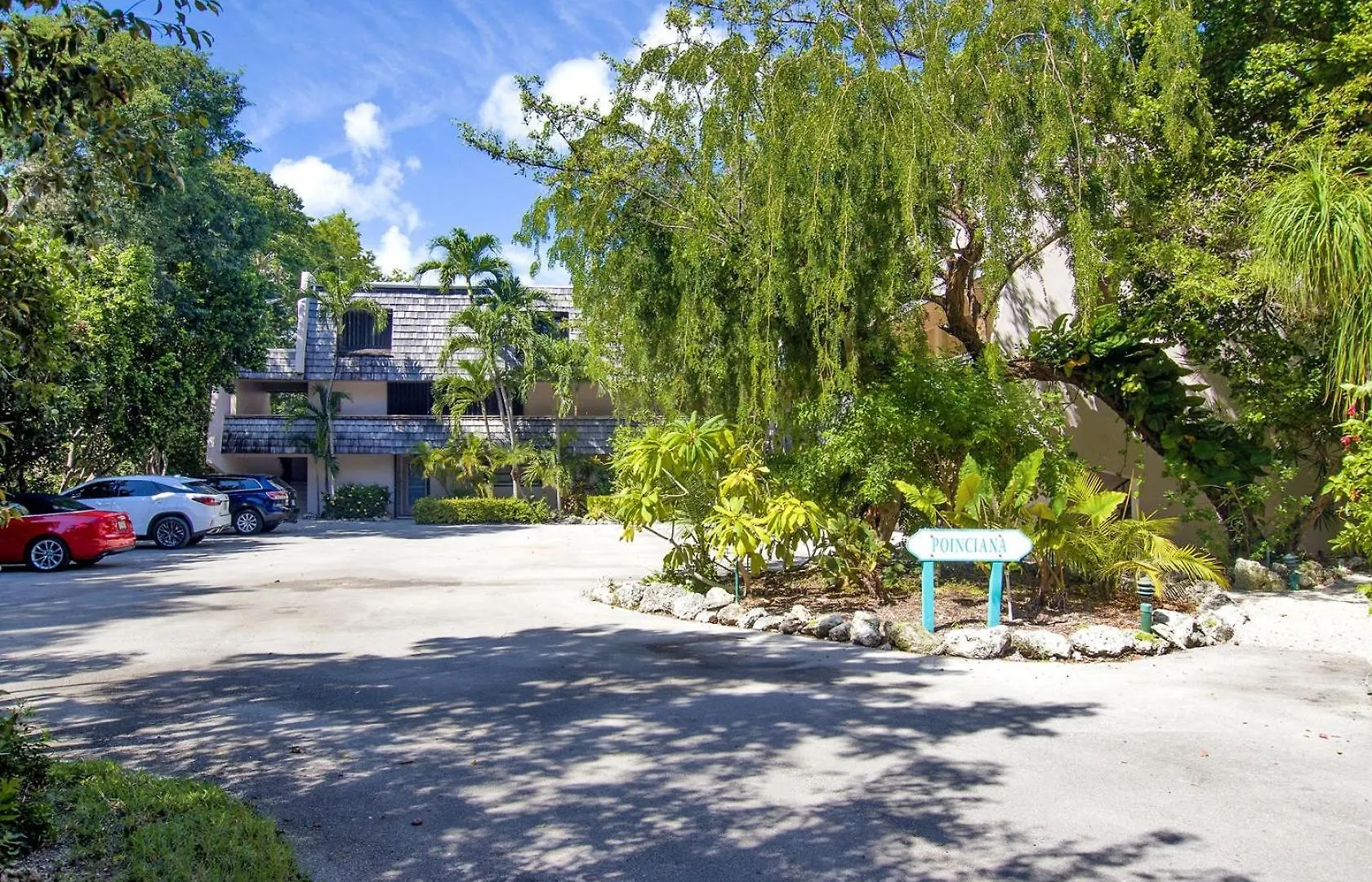 Bayfront Townhouse Located In The Lush Tropical Setting Of Rock Harbor Club, Apartment Key Largo