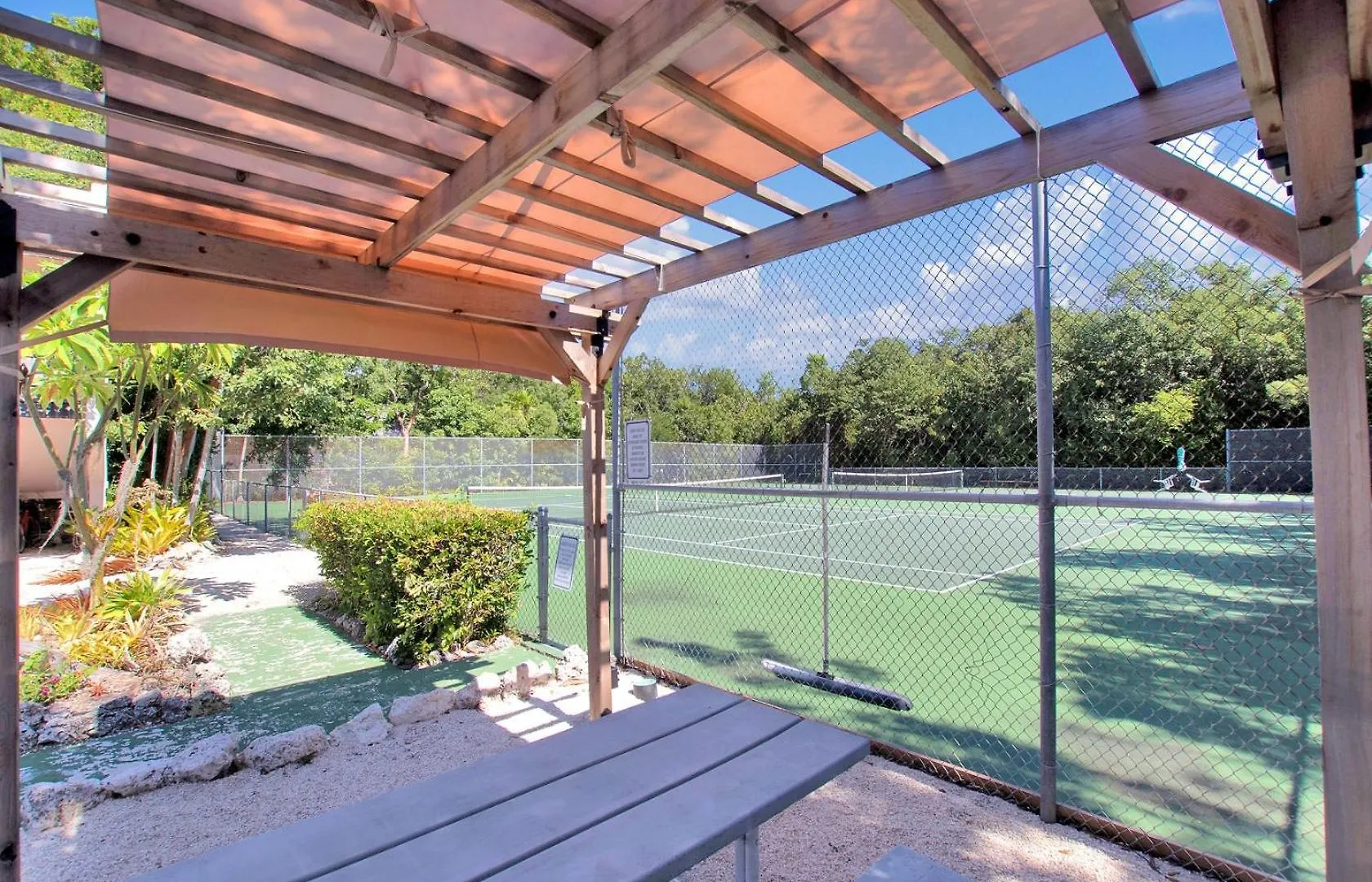 Bayfront Townhouse Located In The Lush Tropical Setting Of Rock Harbor Club, * Key Largo