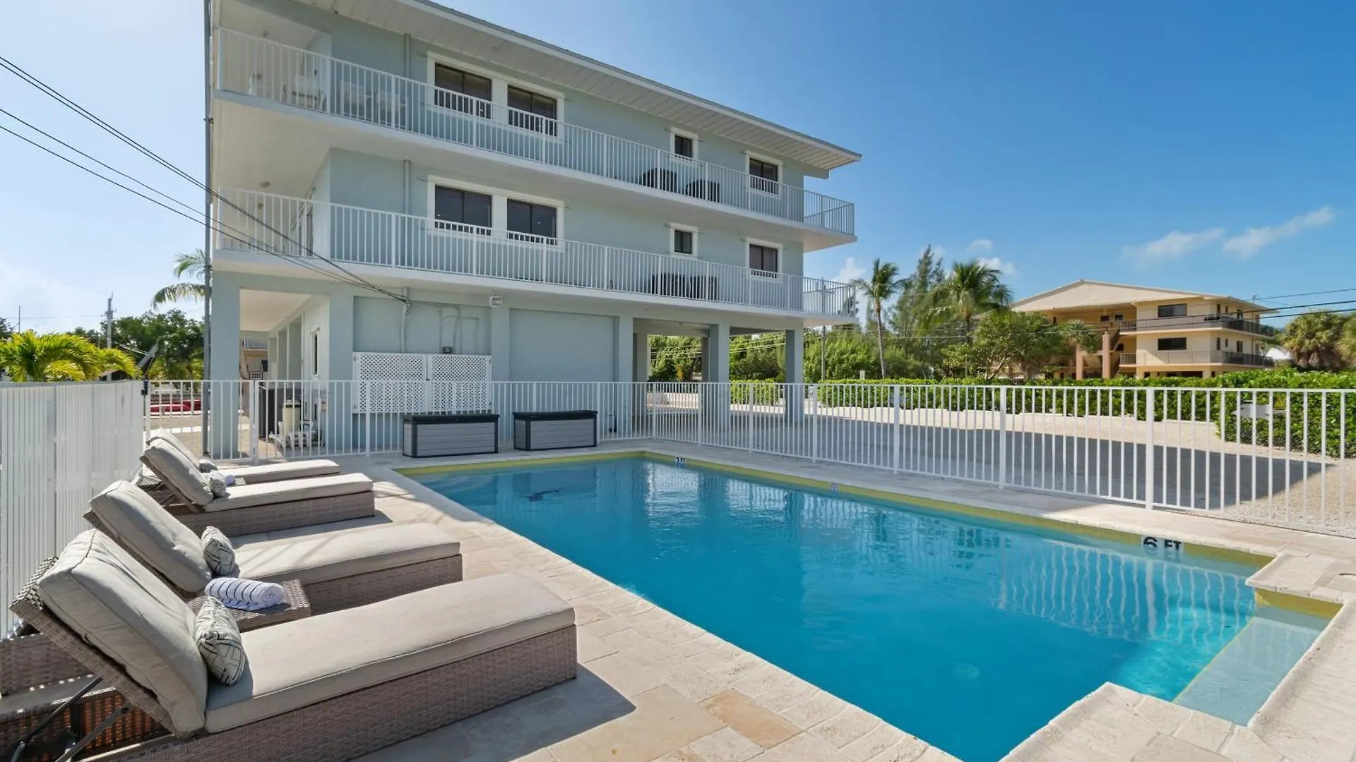 Ocean Shores 1 In With Pool & Boat Slip * Key Largo