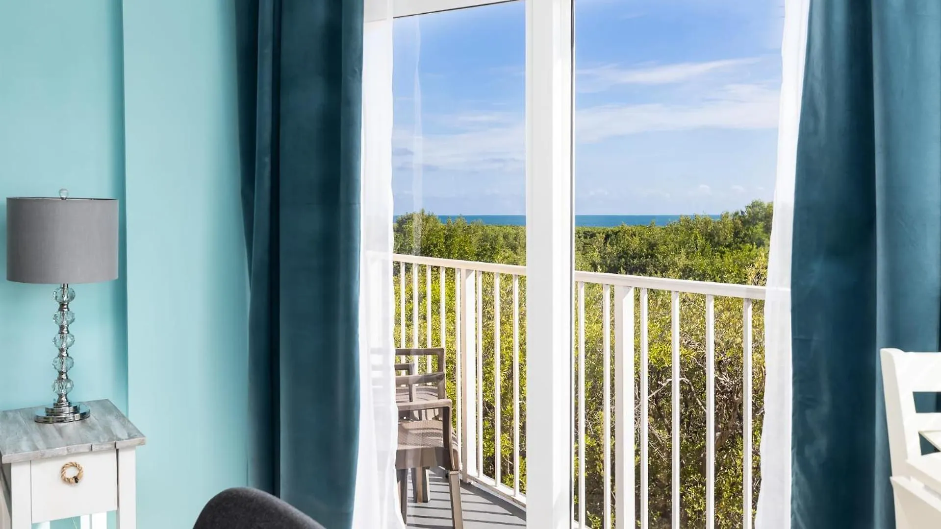 Boho Chic Ocean Pointe 3214 Apartment