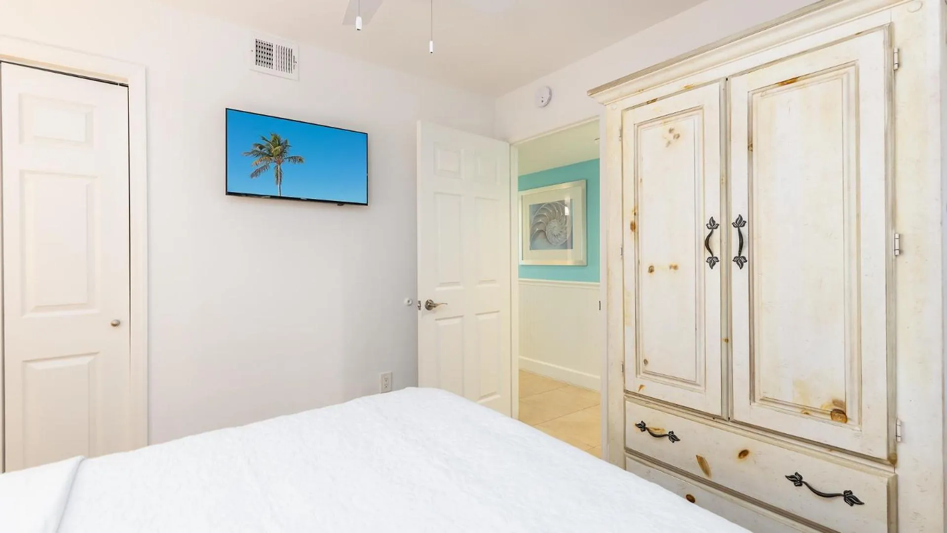 Boho Chic Ocean Pointe 3214 Apartment