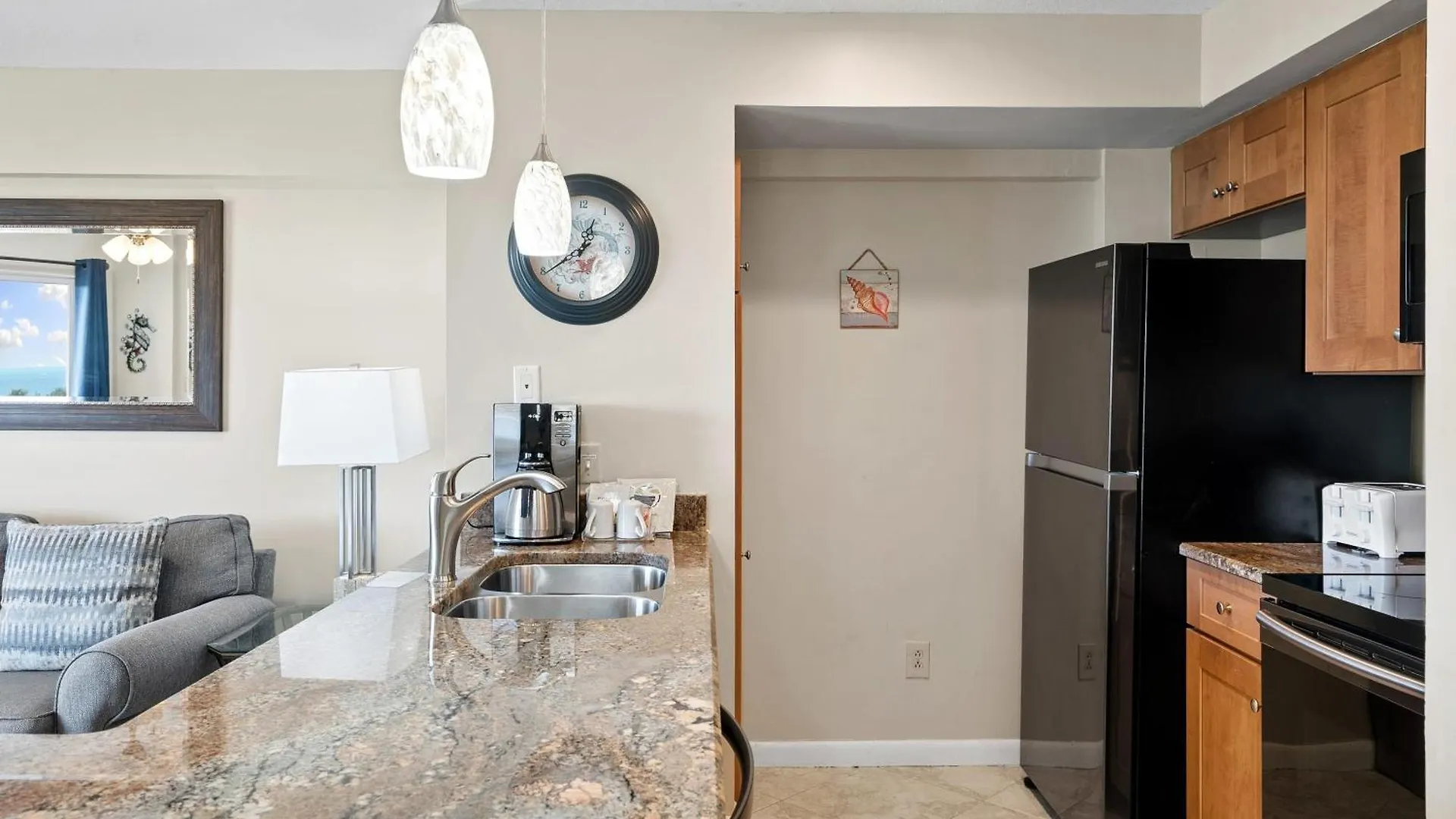 Sunrise Sanctuary - Floor Ocean Pointe 2415 Apartment