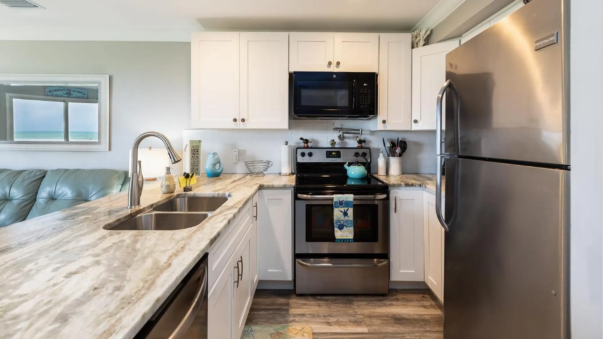 Sea View And Sunrise Floor Ocean Pointe 2412 Holiday home *