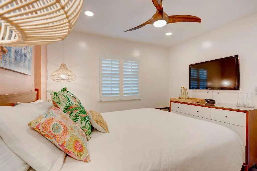 It's Tiki Time In The Keys Ocean Pointe 1413 Holiday home
