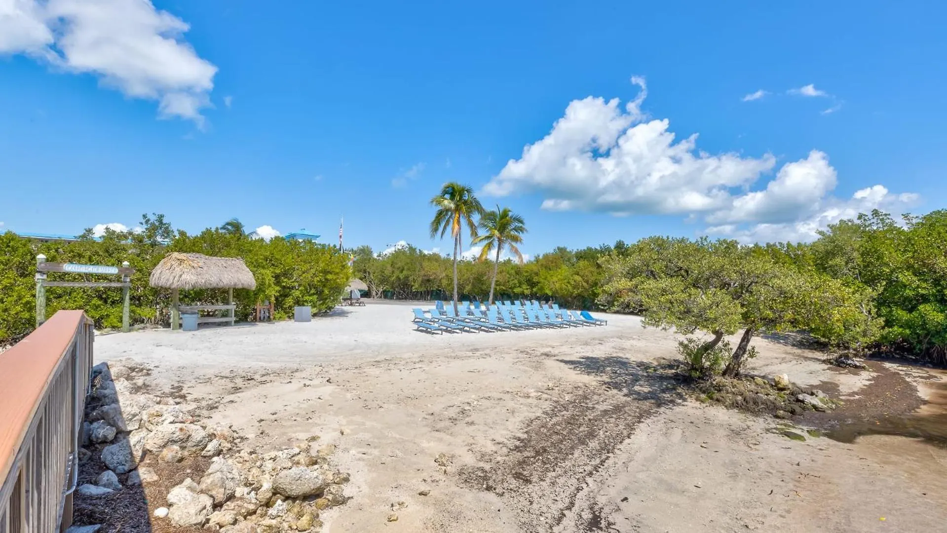 Modern And Coastal 3212 Is Across From Pool Key Largo