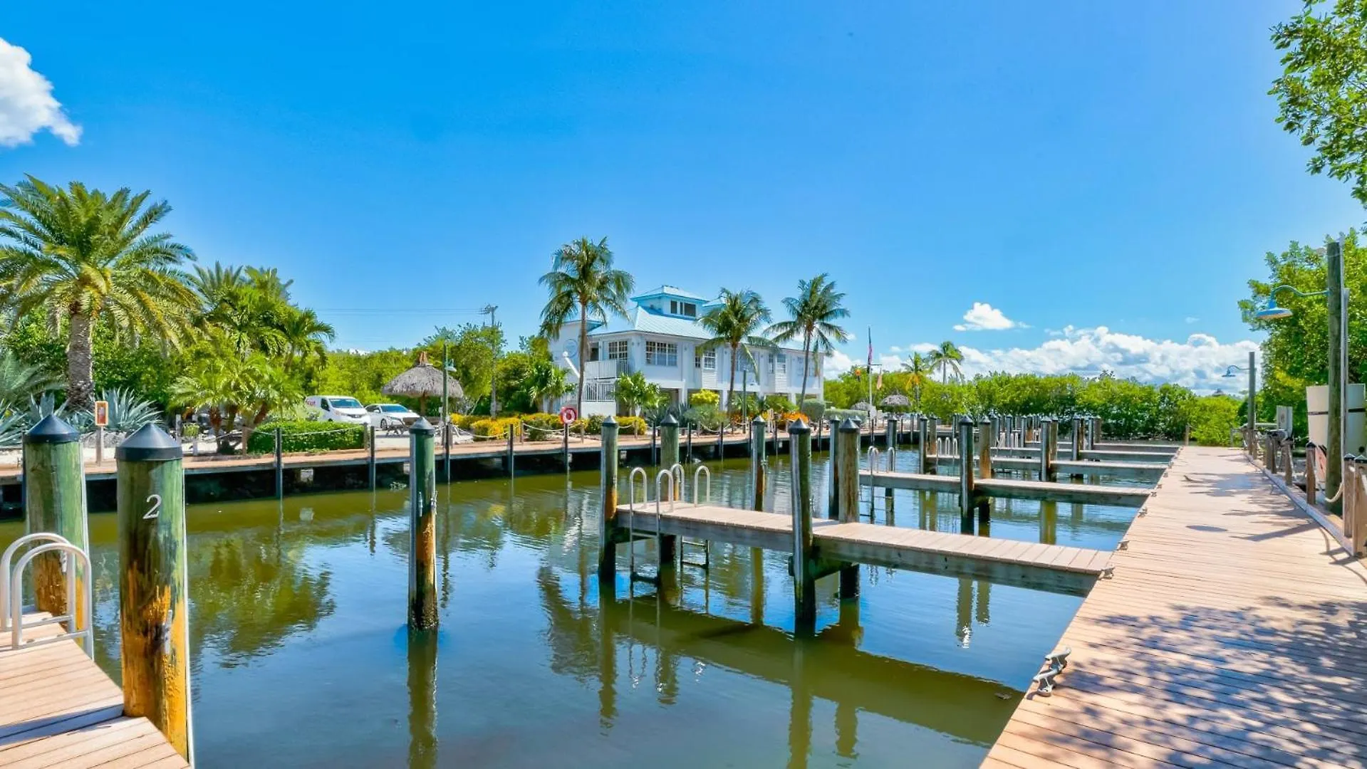 Modern And Coastal 3212 Is Across From Pool Holiday home