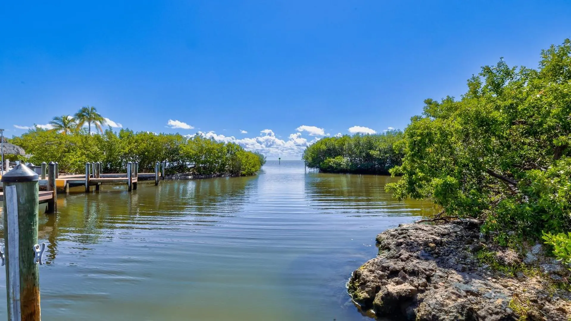 Holiday home Modern And Coastal 3212 Is Across From Pool Key Largo