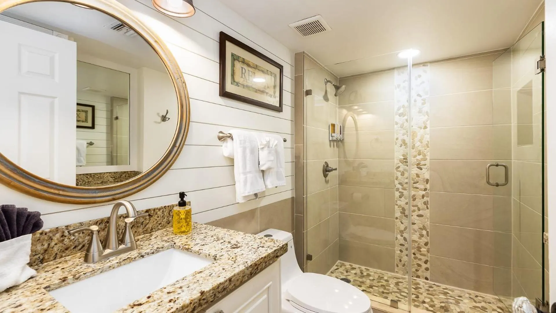 Modern And Coastal 3212 Is Across From Pool Holiday home *