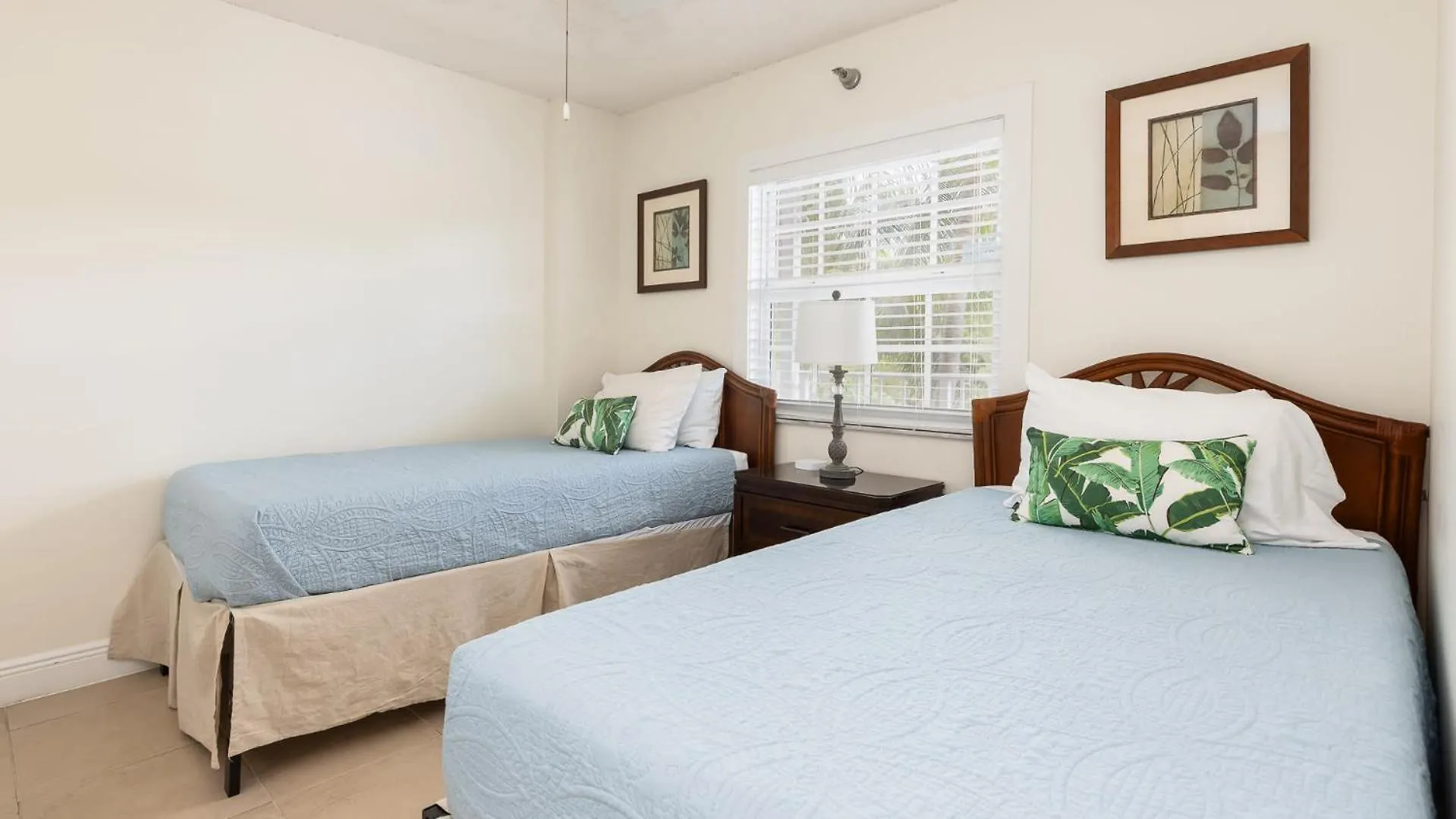 Modern And Coastal 3212 Is Across From Pool Holiday home *