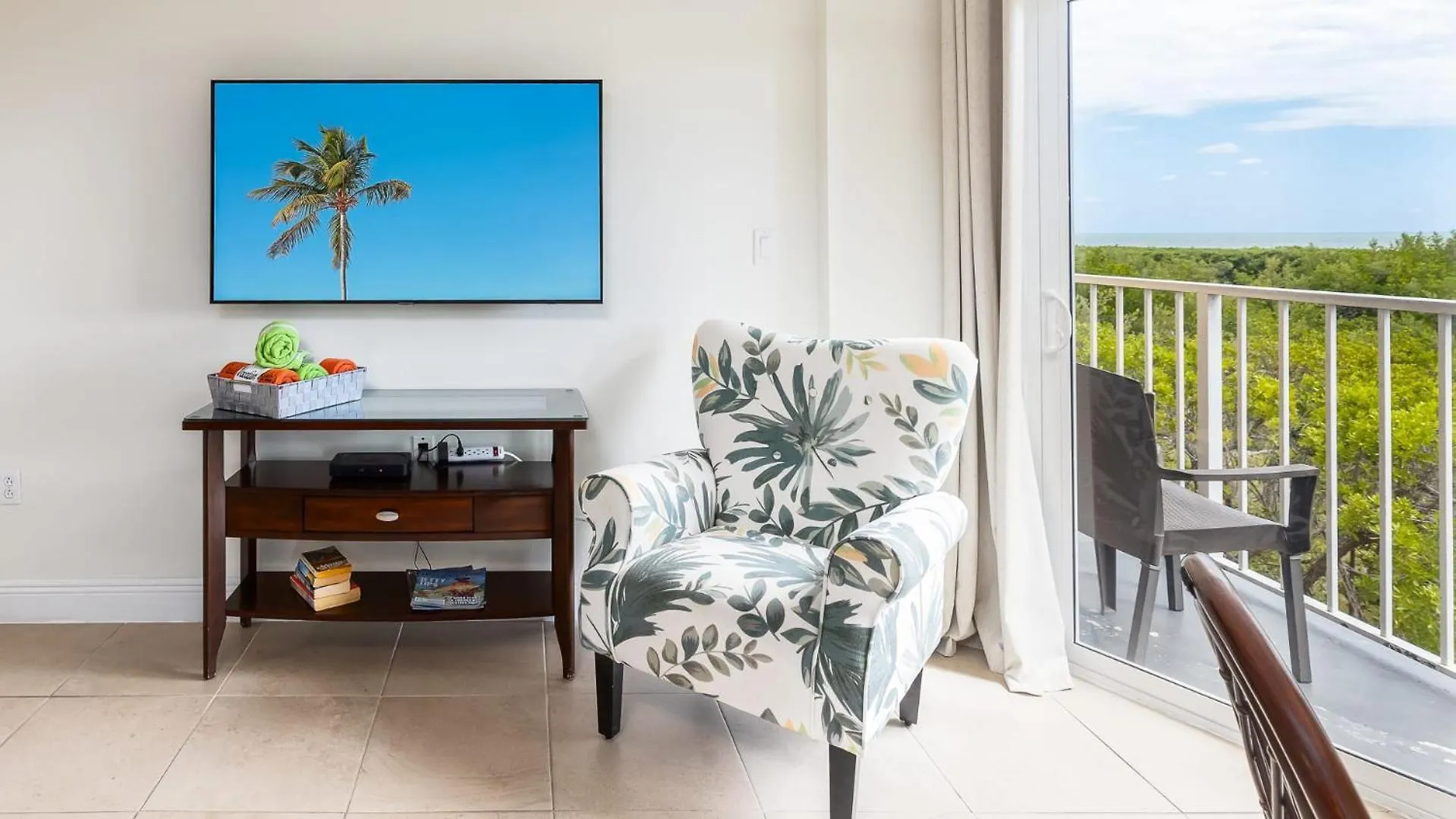 Modern And Coastal 3212 Is Across From Pool *