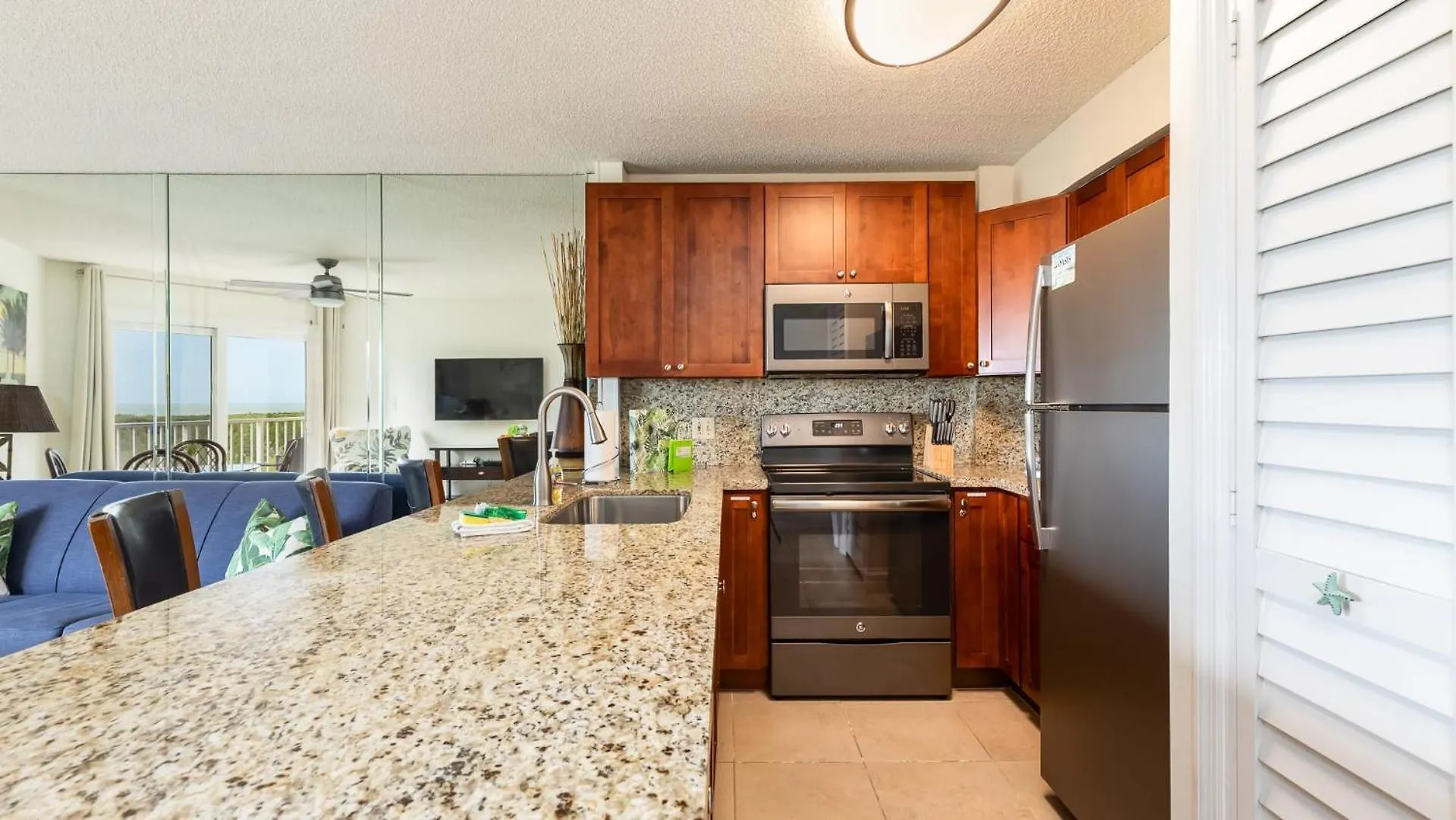 Modern And Coastal 3212 Is Across From Pool Key Largo
