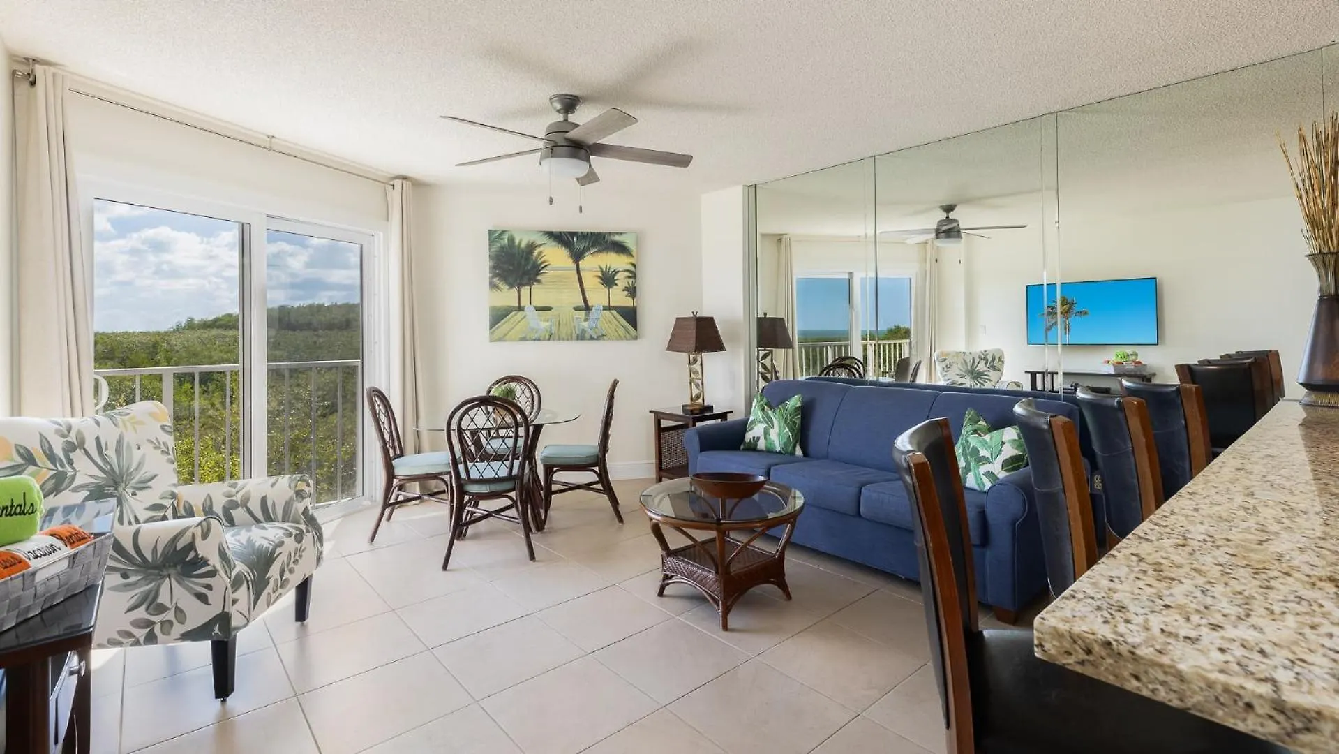 Modern And Coastal 3212 Is Across From Pool Holiday home