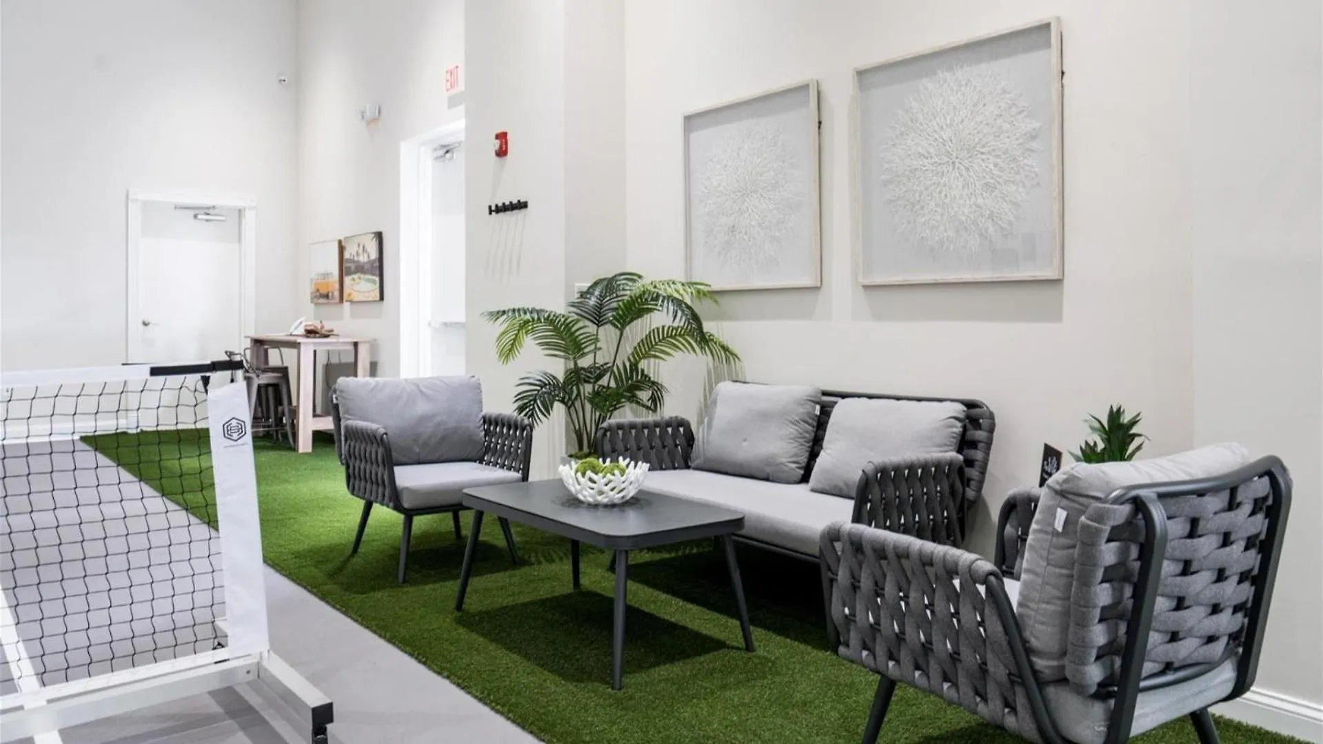 701 Mariners Club Apartment *