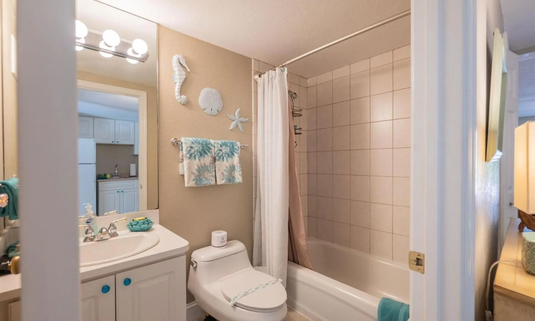 Apartment 701 Mariners Club