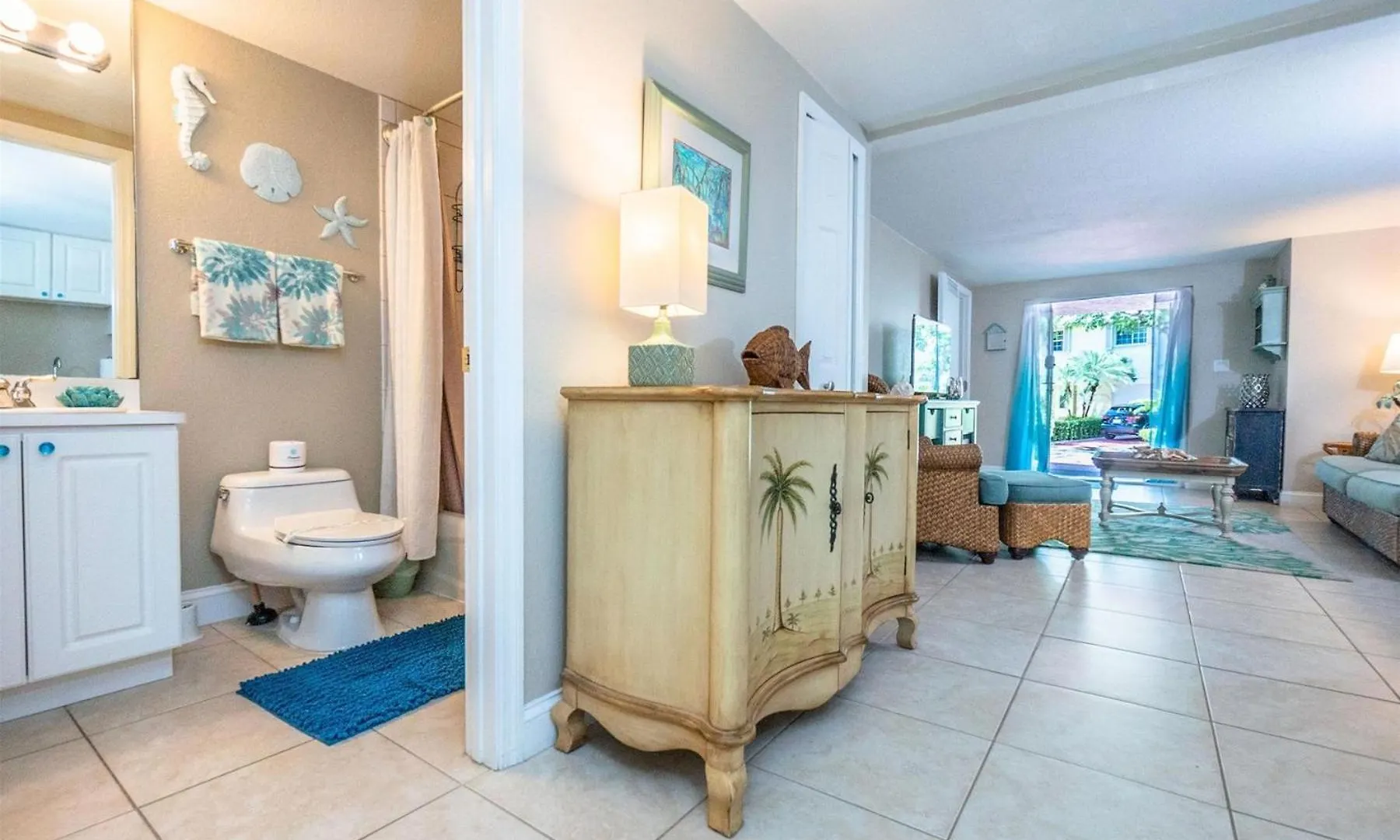 Apartment 701 Mariners Club *