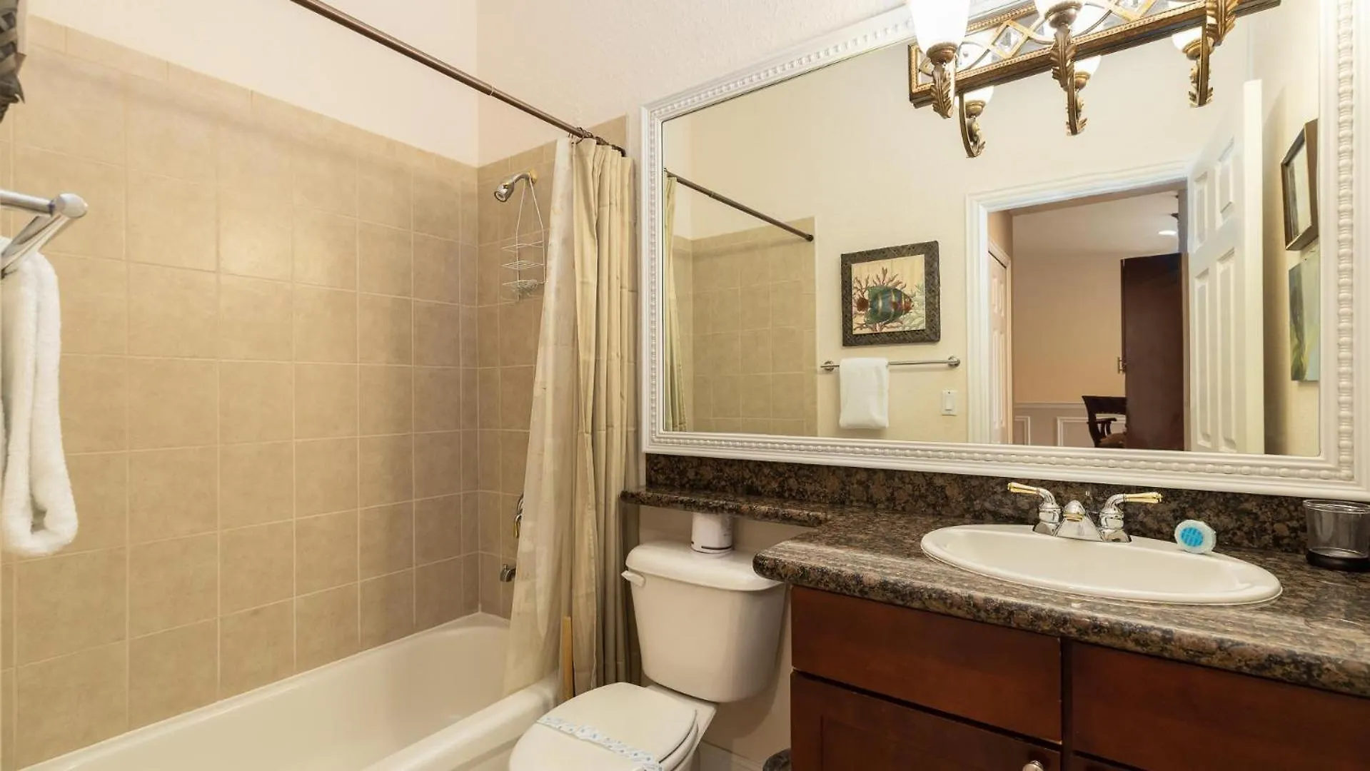 809 Mariners Club Apartment