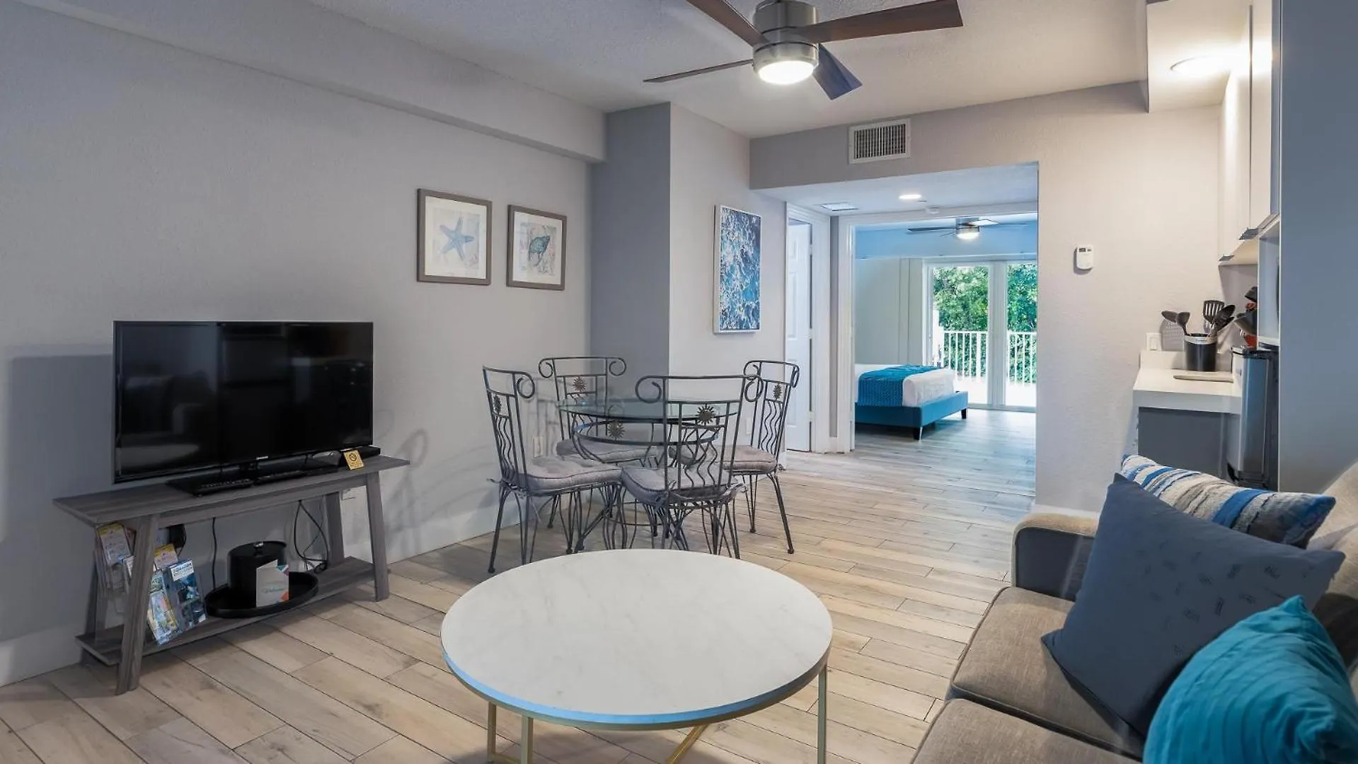 610 Mariners Club Apartment