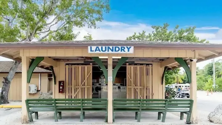 Rv By The Sea - Glamping In The Keys - Sleeps 6 Campsite *