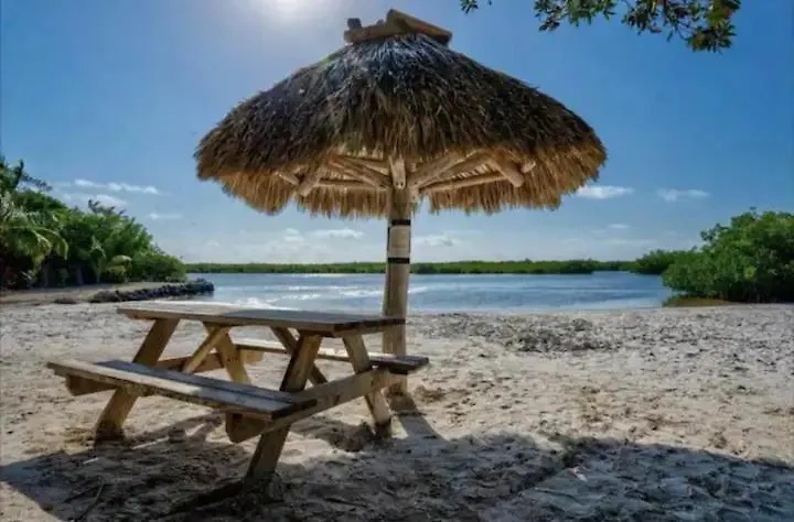 Campsite Rv By The Sea - Glamping In The Keys - Sleeps 6