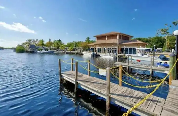 Rv By The Sea - Glamping In The Keys - Sleeps 6 Key Largo
