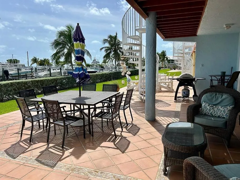 Sunrise Escape - Ocean Front - Sleeps 10 Apartment *