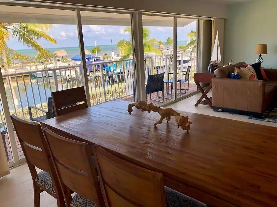 Sunrise Escape - Ocean Front - Sleeps 10 Apartment *