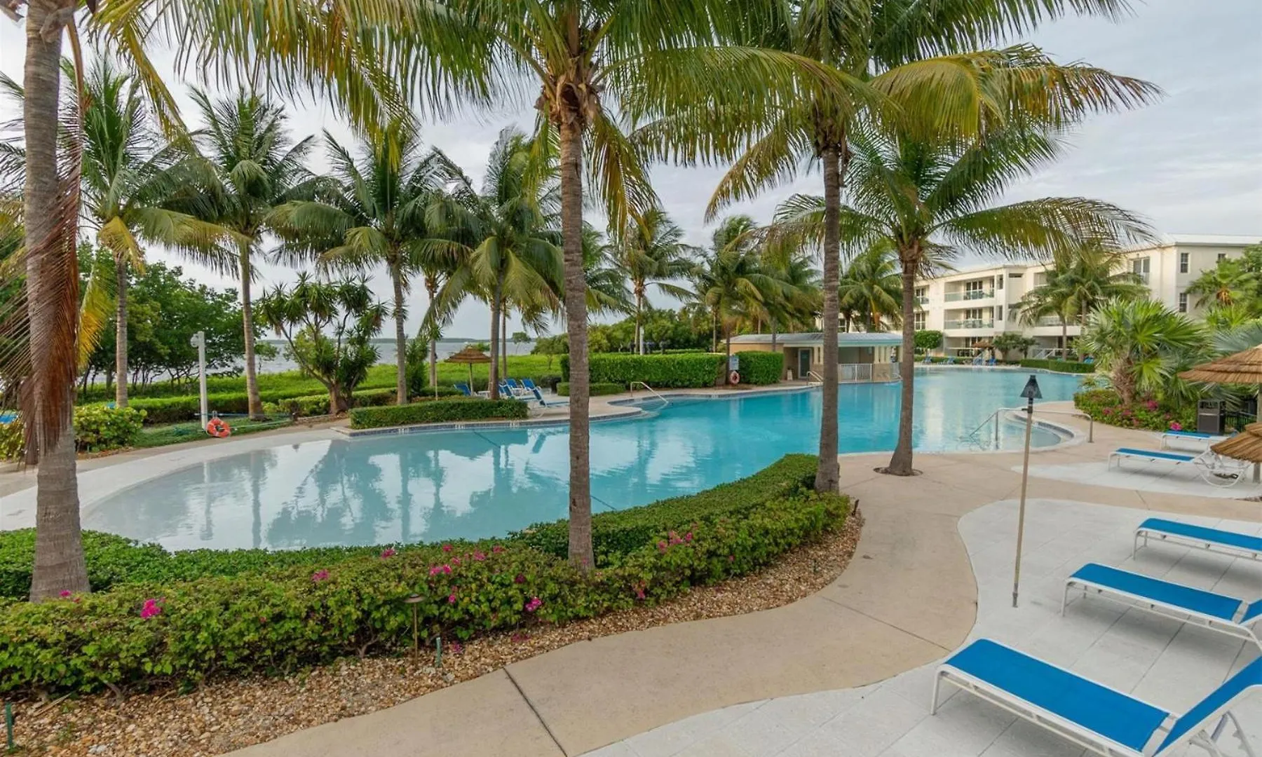 801 Mariners Club Apartment